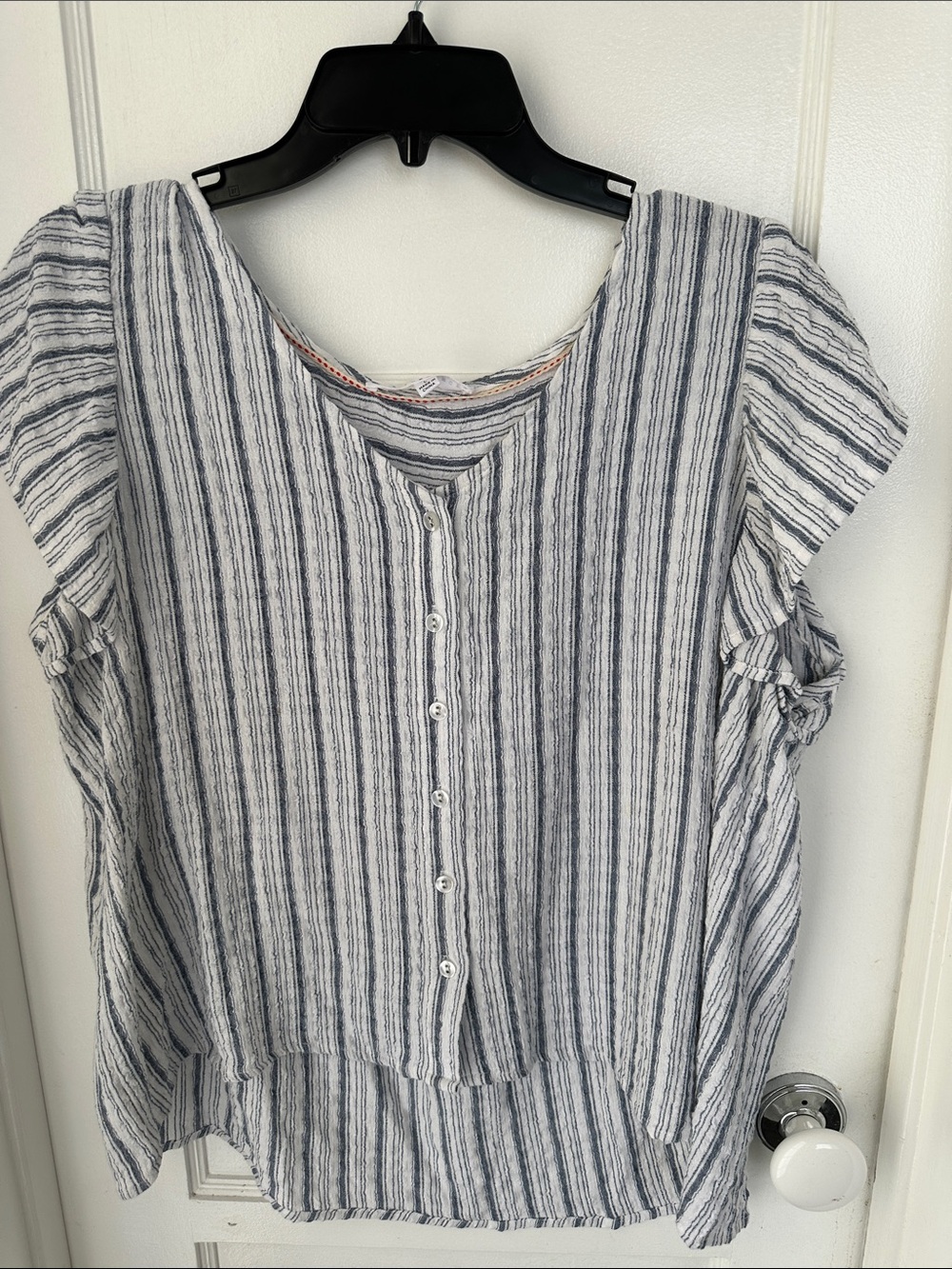 Jane + Delancey Striped Button-Front Women's Top in White and Blue Size Large